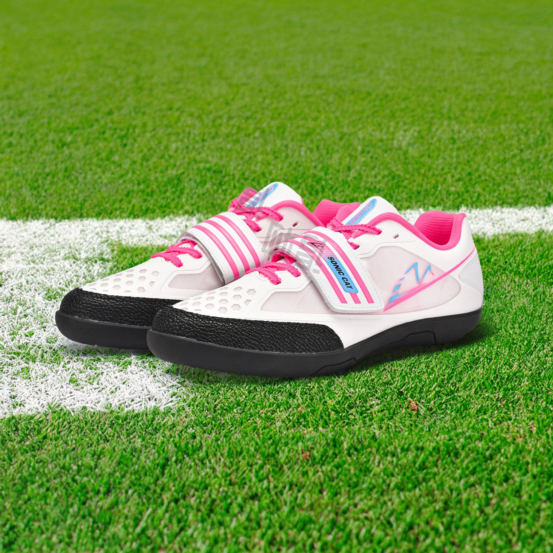 Sonic Throwing shoes Shot Put, Hammer and Discus on grass field