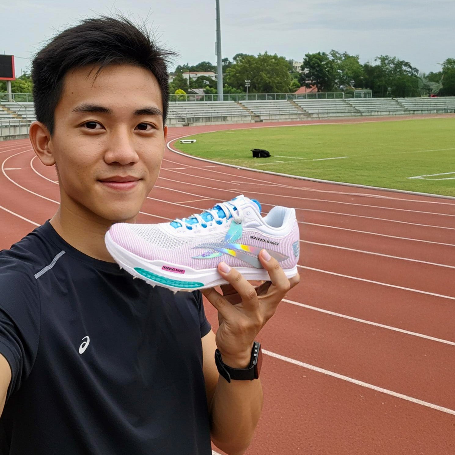 Lynx track spikes